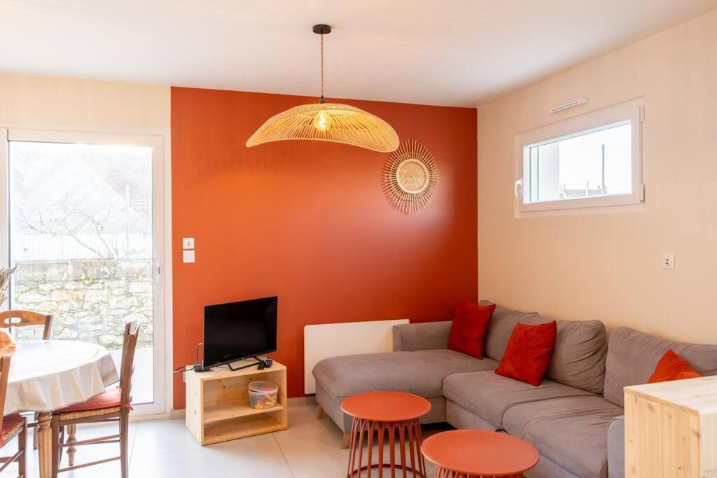 Opaline - *
